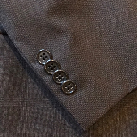 John varvatos suit - Picture 6 of 6